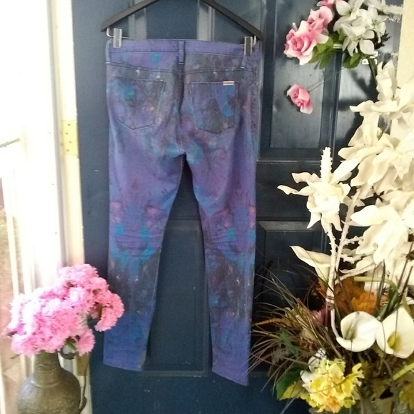 🎉🎉🎉 HUDSON GALAXY SPLATTER SKINNY JEANS🎉🎉🎉 - Picture 2 of 4